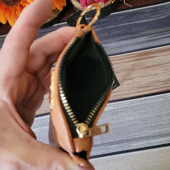 XOXO Tan Faux Leather Coin & Card Pouch Keychain Wallet Zip Case NWT - Picture 4 of 5